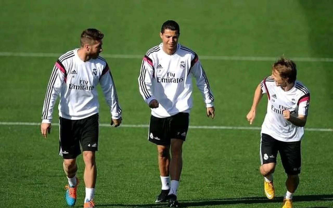 开云官网-那不勒斯险胜波尔图，拉莫斯乌龙送礼世界杯的简单介绍